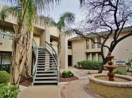 Walk to Fashion Park! Phoenix Abode w/ Pool Access