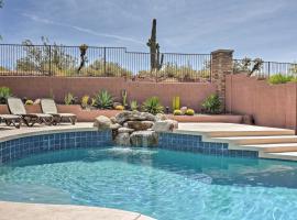 North Phoenix Home with Pool Hike, Swim and Shop!，位于Anthem的酒店