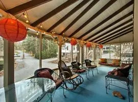 Quaint Gretna Getaway Cottage with Screened Porch!