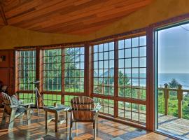 Forested Gold Beach House with Panoramic Ocean Views，位于Ophir的酒店