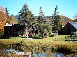 Chester Farmhouse on 100 Acres, 15 Min to Okemo!，位于Chester的度假屋