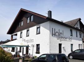 Hotel Laufelder Hof，位于Laufeld的带停车场的酒店