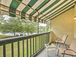 Niceville Condo with Pool Access Less Than 8 Mi to Destin!，位于尼斯维尔的酒店