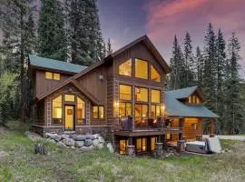 Breckenridge Home with Deck and Hot Tub Near Skiing!