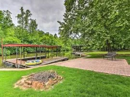 Private Deck and Dock Home on Lake Hamilton!