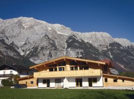 Alpenchalet im Leutaschtal，位于洛伊塔施的乡村别墅