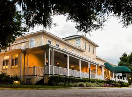 Lakeside Inn on Lake Dora，位于芒特多拉的酒店