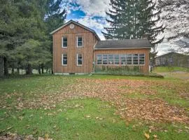 Vintage Farmhouse about 2 half Mi to Mount Pleasant Ski