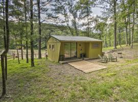 Lone Ranger Cabin with 50 Acres by Raystown Lake，位于亨丁顿的宠物友好酒店