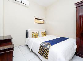 SPOT ON 2414 Homestay Potroyudan Syariah，位于哲帕拉的酒店