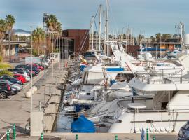 Boat Hotel Barcelona，位于巴塞罗那的船屋