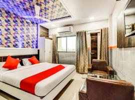 OYO 38696 Hotel Manali Palace，位于Titwala的酒店
