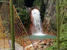 Pulangbato Falls Mountain Resort，位于杜马格特的酒店