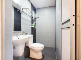 Gm Holiday Hotel Permai Jaya，位于卢穆特的酒店