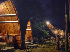 ETALAUSER Jungle Gate EcoResort Bukit Lawang，位于武吉拉旺的酒店