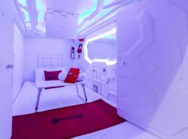 RedDoorz Hostel @ Capsule Inn Medan，位于棉兰的青旅