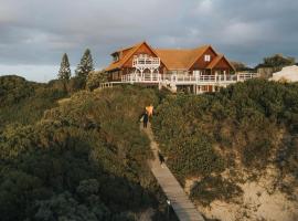 Surf Lodge South Africa，位于杰弗里湾的酒店