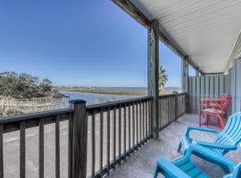 Bayou Heron Dauphin Island Condos，位于多芬岛的酒店