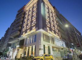 Light Hotel，位于地拉那的舒适型酒店