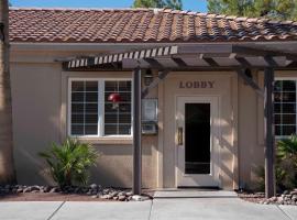 棕榈泉雷恩特里西马伦高尔夫度假酒店，位于大教堂城Palm Springs Air Museum附近的酒店