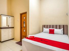 RedDoorz Syariah near Kebon Rojo Park Blitar，位于Karangtengah的酒店