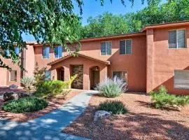 Kanab Condo with Pool and AC Less Than 1 Mi to Attractions!