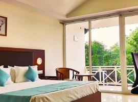 Aranya Resort by Mrugavani，位于ShamirpetBITS Pilani附近的酒店