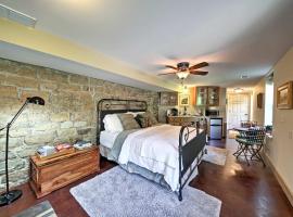 Augusta Studio at Halcyon Spa Bed and Breakfast，位于Augusta的酒店