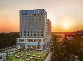 Novotel Chennai Sipcot，位于钦奈钦奈数学研究所附近的酒店