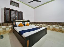SPOT ON 64117 Navrang Guest House，位于Bhādura的酒店