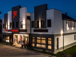 Hotelik 51，位于帕斯文克的酒店