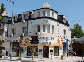 Golden House，位于瓦尔纳的酒店