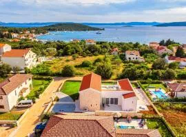 Villa Vela Muline - 8 plus 2 guests - heated pool