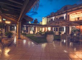 Hotel María，位于图拉德阿连德的酒店