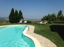 Panoramic Villa Italy，位于Parrochia di Ripe的度假屋