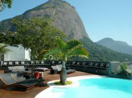 杜索尔套房旅馆，位于里约热内卢约廷加海滩附近的酒店