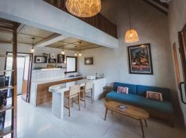 Little Ripper Boutique Loft Studio，位于海神庙的酒店