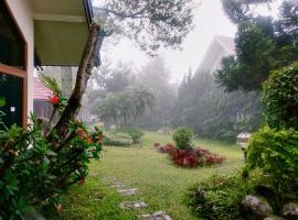 Villa Segar Alam Puncak，位于Cinengangirang的酒店