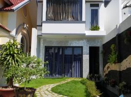HOMESTAY VILLA，位于朱笃的民宿