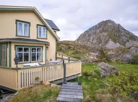 Sea-view house in Sund