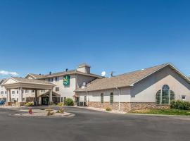 Quality Inn near Monument Health Rapid City Hospital，位于拉皮德城的宾馆