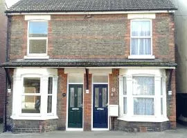 Comfortable Victorian 3 bedroom semi-detached house with fast Wi-Fi