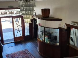 Hotel Motueka Backpackers, Loud Live Music Friday Saturday Nights，位于莫图伊卡的酒店