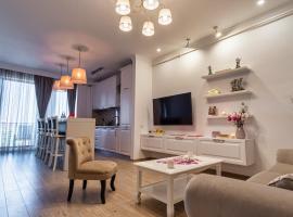 Oasis by the Lake - Solid Residence Mamaia Apartment，位于马马亚Castel Summer Club附近的酒店