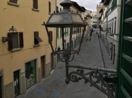 Pontassieve Guest House centro storico camera con bagno 20 minuti da Firenze，位于蓬塔谢韦的酒店