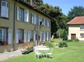 Domaine Les Bachats，位于Rhodes的带泳池的酒店