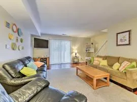 Family-Friendly Wildwood Townhome about 3 Mi to Beach