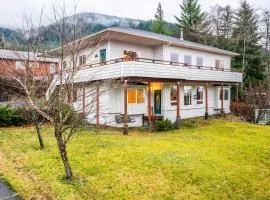 Ketchikan Home Bay Views, half Mi to Hiking Trails