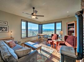 Bozeman Home on 11 Acres with Mountain Views!，位于博兹曼的酒店