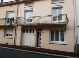 Gîte "les hortensias" au coeur de Lacaune，位于拉科纳的酒店